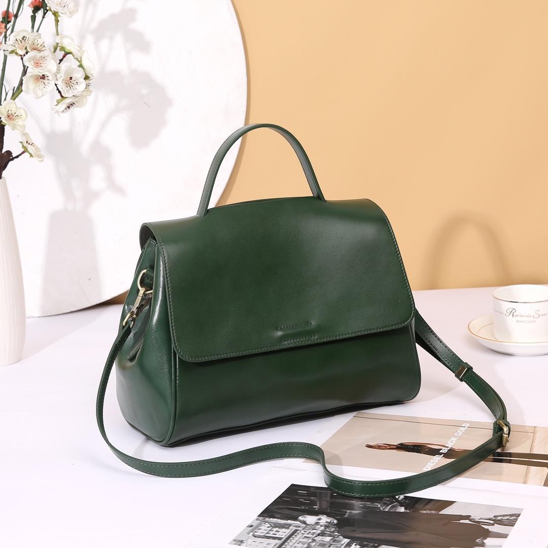 Genuine Leather Tote Bag Large Capacity Shoulder Bag For Everyday Use With Clamshell Design For Women