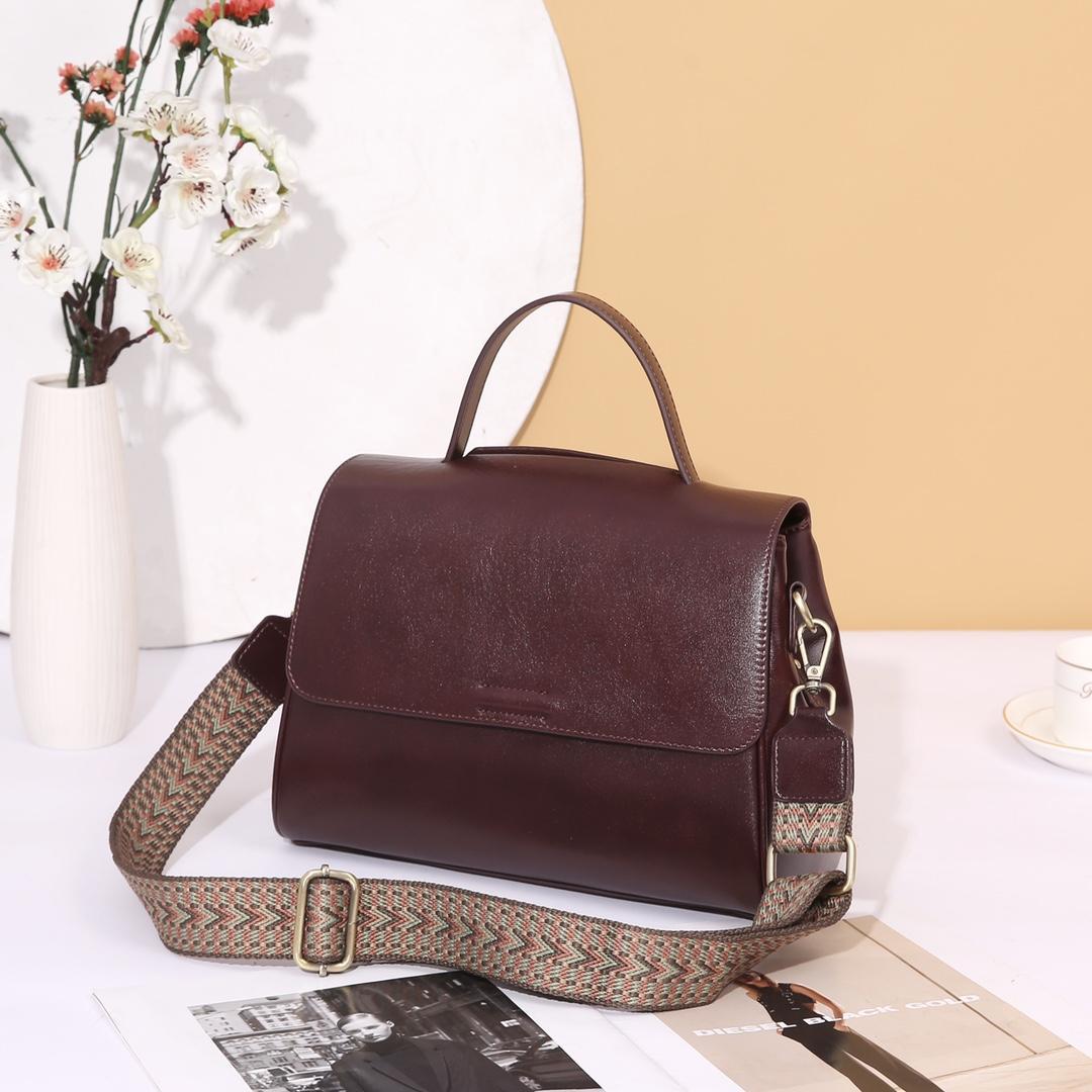 Genuine Leather Tote Bag Large Capacity Shoulder Bag For Everyday Use With Clamshell Design For Women